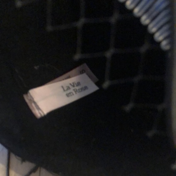 La Vie En Rose NEW $110 - Hat with Veil, Feathers  & comb - Picture 5 of 7